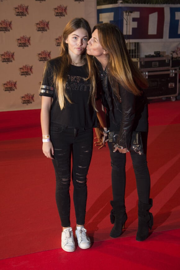 Véronika Loubry et sa fille Thylane Blondeau - Arrivées à la 17ème cérémonie des NRJ Music Awards 2015 au Palais des Festivals à Cannes, le 7 novembre 2015.