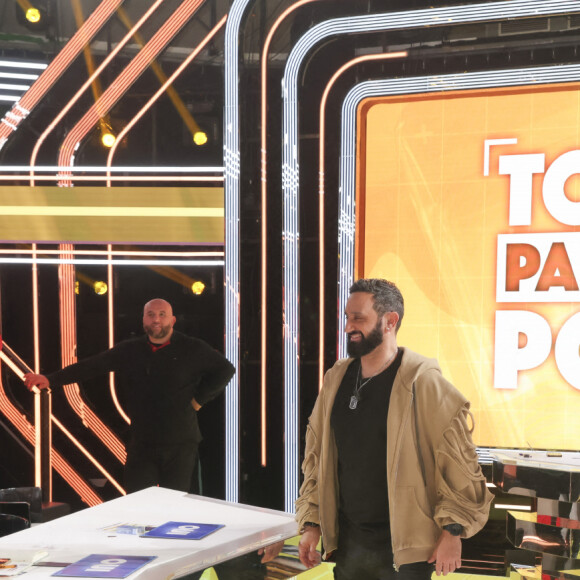 Exclusif - Cyril Hanouna - Sur le plateau de l'émission TPMP (Touche Pas à Mon Poste) présentée en direct par C.Hanouna et diffusée sur C8 - Paris le 03/01/2023 - © Jack Tribeca / Bestimage