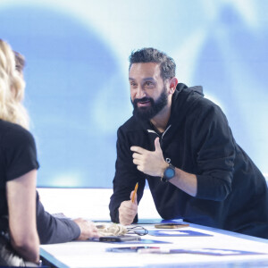 Exclusif - Cyril Hanouna - Sur le plateau de l'émission TPMP (Touche Pas à Mon Poste) présentée en direct par C.Hanouna et diffusée sur C8 - Paris le 23/01/2023 - © Jack Tribeca / Bestimage 