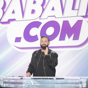 Exclusif - Cyril Hanouna sur la plateau de l'émission Touche pas à mon poste (TPMP) diffusée en direct sur C8 le 7 février 2023 © Jack Tribeca / Bestimage
