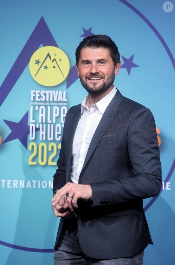 Christophe Beaugrand au photocall de la cérémonie d'ouverture du 26ème festival international du film de comédie de l'Alpe d'Huez le 16 janvier 2023. © Dominique Jacovides / Bestimage