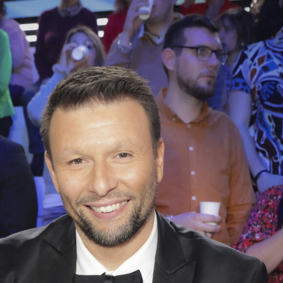 Exclusif - Raymond AAbou - Sur le plateau de l’émission TPMP (Touche Pas à Mon Poste) présentée en direct par C.Hanouna et diffusée sur C8 - Paris le 02/01/2023 - © Jack Tribeca / Bestimage  No Web - Belgique et Suisse 
