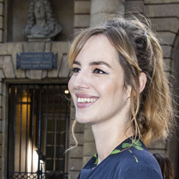 Louise Bourgoin enceinte au défile L'Oreal Paris 2019 à la Monnaie de Paris le 28 septembre 2019 pendant la fashion week. © Olivier Borde / Bestimage