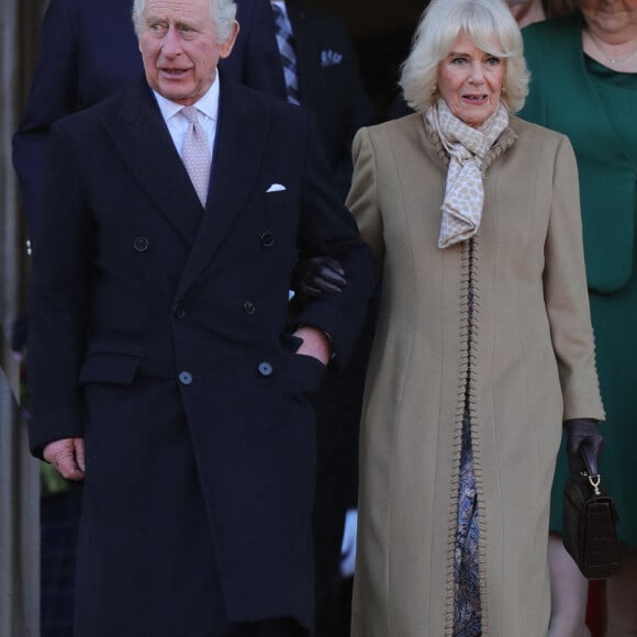 Le roi Charles III d'Angleterre et Camilla Parker Bowles, reine consort d'Angleterre, visitent l'hôtel de ville de Bolton à Bolton Greater Manchester, Royaume Uni, le 20 janvier 2023. 