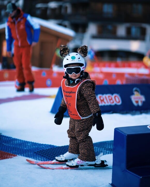 Alizée est partie en vacances au ski avec sa famille @ Instagram / Alizée