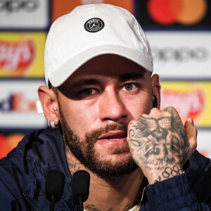 Neymar Jr. en conférence de presse au Parc Des Princes à Paris. © Matthieu Mirville/Zuma Press/Bestimage