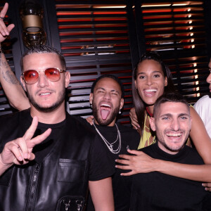 DJ Snake (William Grigahcine), Neymar Jr, Cindy Bruna, Marco Verratti et Kylian Mbappé lors de la soirée d'anniversaire de C.Bruna (27 ans) au restaurant Giusé Trattoria à Paris, France, le 1er octobre 2021. Un événement organisé par Five Eyes Production. © Rachid Bellak/Bestimage