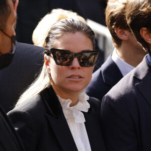 Sophie Tapie (Fille du défunt) et son mari Jean-Mathieu Marinetti - Sorties de la messe funéraire en hommage à Bernard Tapie en l'église Saint-Germain-des-Prés à Paris. Le 6 octobre 2021 © Jacovides-Moreau / Bestimage