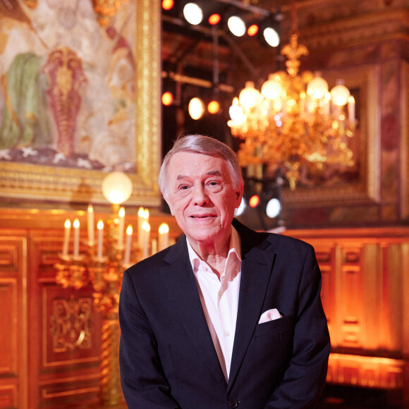 Exclusif - NSalvatore Adamo - Backstage - Enregistrement de l'émission "La grande soirée du 31 à Fontainebleau" au Château de Fontainebleau © Cyril Moreau-Tiziano Da Silva / Bestimage