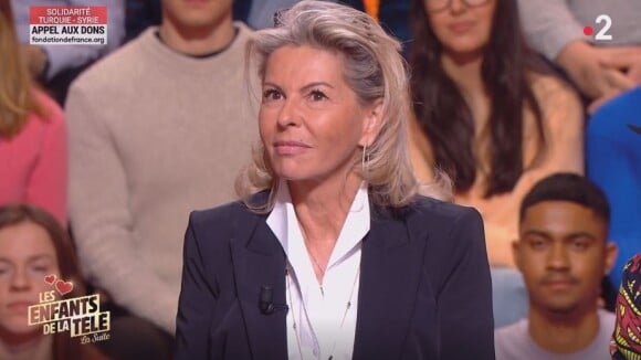 Caroline Margeridon découvre des images de jeunesse dans "Les Enfants de la télé", sur France 2