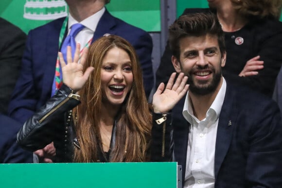 Gerard Piqué a été vu en train de déposer leurs enfants, Milan et Sasha devant la maison de Shakira.
Shakira et Gerard Piqué - L'Espagne remporte la Coupe Davis à Madrid, le 24 novembre 2019, grâce à la victoire de R. Nadal contre D. Shapovalov (6-3, 7-6). 