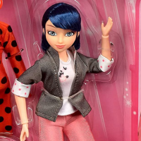 Bon plan XXL sur ce jouet Miraculous Ladybug - Purepeople