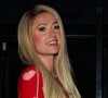 Paris Hilton est devenue mère pour la première fois en janvier dernier.
Paris Hilton arrive au restaurant Craig à Los Angeles dans une robe rouge à coeur la veille de la Saint Valentin.