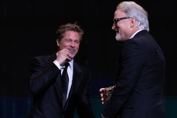 Brad Pitt, David Fincher - David Fincher reçoit un César d'honneur lors de la 48ème édition des César à l'Olympia à Paris le 24 février 2023 © Olivier Borde / Dominique Jacovides / Bestimage 