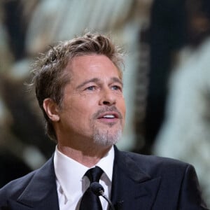 Brad Pitt - David Fincher reçoit un César d'honneur lors de la 48ème édition des César à l'Olympia à Paris le 24 février 2023 © Olivier Borde / Dominique Jacovides / Bestimage 