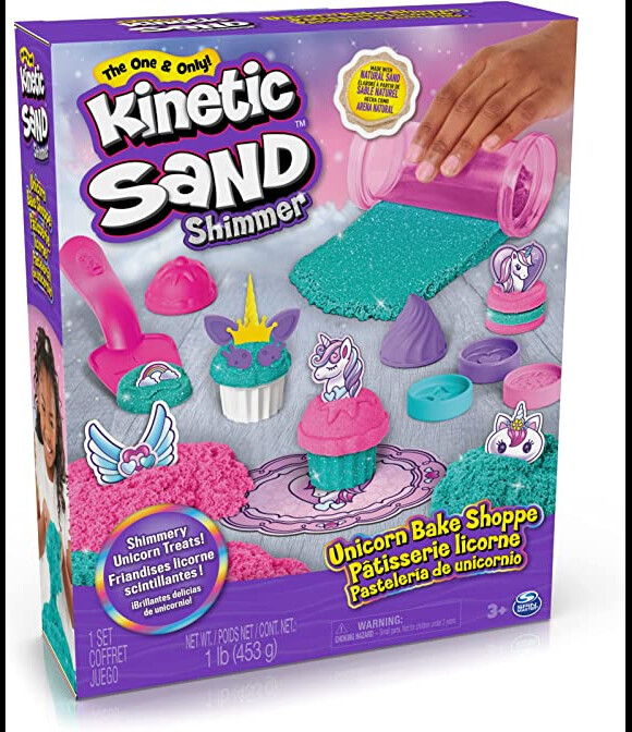 De délicieuses pâtisseries sont à créer avec ce coffret pâtisserie licorne de Kinetic Sand Sable Magique