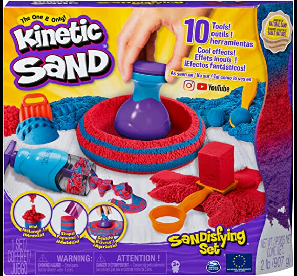 Les tendances des réseaux sociaux n'auront plus aucun secret pour votre enfant avec ce coffret Sandisfying de Kinetic Sand Sable Magique