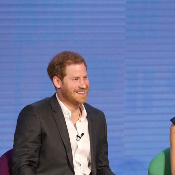 Le prince William, duc de Cambridge, Catherine (Kate) Middleton, duchesse de Cambridge (enceinte), le prince Harry et sa fiancée Meghan Markle assistent au premier forum annuel de la Royal Foundation qui se tient à Aviva le 28 février 2018 à Londres, en Angleterre. Sur le thème "Faire la différence ensemble", l'événement présentera les programmes lancés ou initiés par la Royal Foundation. 