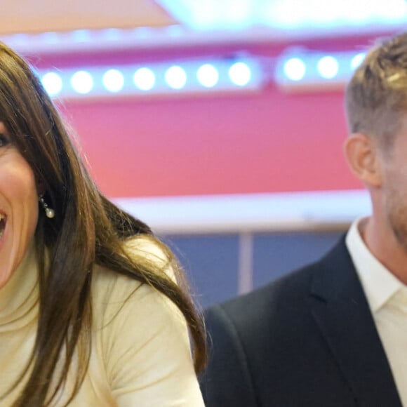 Le prince William, prince de Galles, et Catherine (Kate) Middleton, princesse de Galles, participent à un cours de spinning lors d'une visite au centre de loisirs et de remise en forme Aberavon à Port Talbot, pour rencontrer les communautés locales et découvrir comment le sport et l'exercice peuvent favoriser la santé mentale et le bien-être. Le 28 février 2023. 