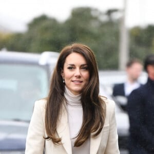 Catherine (Kate) Middleton, princesse de Galles, visite le centre de désintoxication Brynawel à Llanharan, Royaume Uni, le 28 février 2023, , pour en savoir plus sur le travail qu'ils font pour soutenir ceux qui luttent contre les effets de la toxicomanie et de l'alcoolisme. 