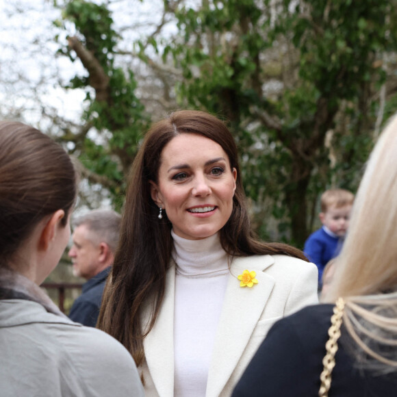 Le prince William, prince de Galles, et Catherine (Kate) Middleton, princesse de Galles, visitent le centre de désintoxication Brynawel à Llanharan, pour en savoir plus sur le travail qu'ils font pour soutenir ceux qui luttent contre les effets de la toxicomanie et de l'alcoolisme. Le 28 février 2023. 