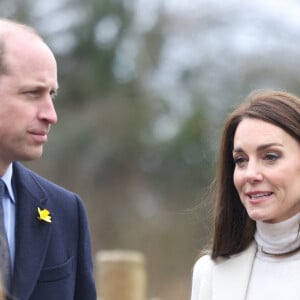 Le prince William, prince de Galles, et Catherine (Kate) Middleton, princesse de Galles, visitent le centre de désintoxication Brynawel à Llanharan, pour en savoir plus sur le travail qu'ils font pour soutenir ceux qui luttent contre les effets de la toxicomanie et de l'alcoolisme. Le 28 février 2023. 