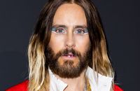 Jared Leto ultramaquillé, Camelia Jordana flamboyante... face à deux artistes presque nues pour la Fashion Week