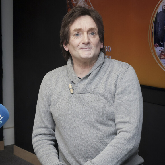 Mais après son AVC, son état de santé n'était pas assez bon pour qu'il aille en prison directemet.
Exclusif - Pierre Palmade était l'invité de CS Cohen à Radio J à Paris le 15 décembre 2022. © Jack Tribeca / Bestimage 