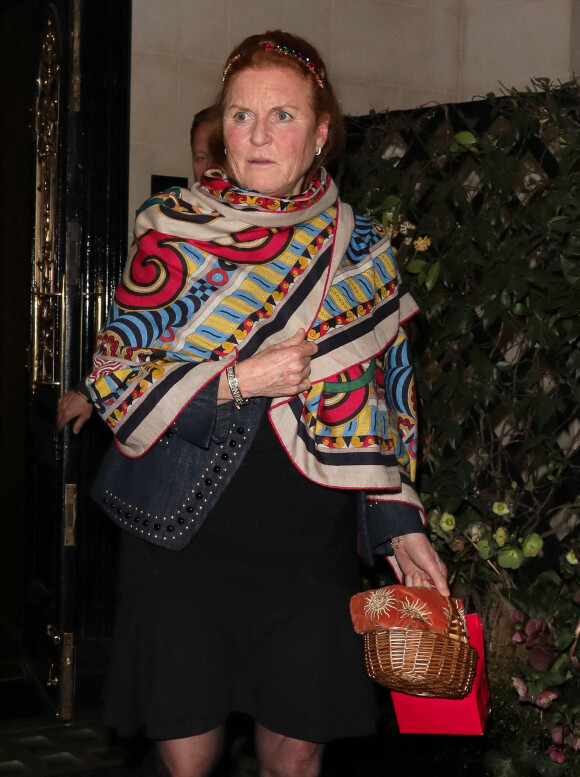 Sarah Ferguson, duchesse d'York, à la sortie du restaurant "Scott's" à Londres, le 22 février 2023. 