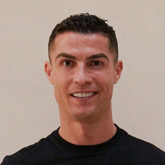 Cela se serait passé le 25 mars dernier au Portugal, lors de leur rencontre
 
Cristiano Ronaldo s'est engagé avec le club saoudien d'Al-Nassr, depuis la résiliation de son contrat avec Manchester United, en pleine Coupe du monde. Cristiano Ronaldo pose avec son nouveau maillot d'équipe, le 30 décembre 2022. © La Nacion/Zuma Press/Bestimage