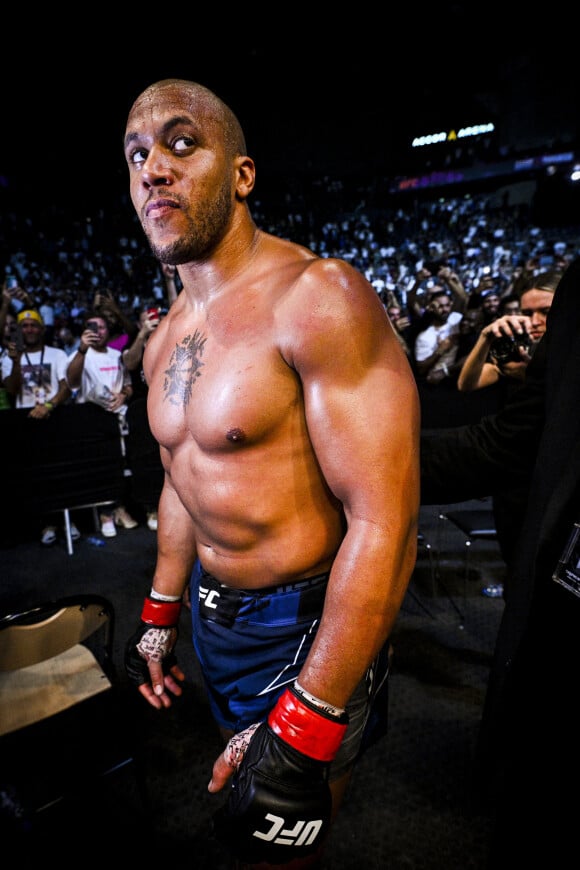 Le français Ciryl Gane remporte par KO le choc face à l'australien Tai Tuivasa lors de l'événement MMA, Ultimate Fighting Championship organisé par l’UFC Paris à l’Accor Arena de Paris, France, le 3 septembre 2022. © Jean-Baptiste Autissier/Panoramic/Bestimage