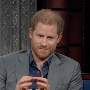 Le prince Harry donne une interview sur le plateau de Stephen Colbert à propos de la vie après la mort