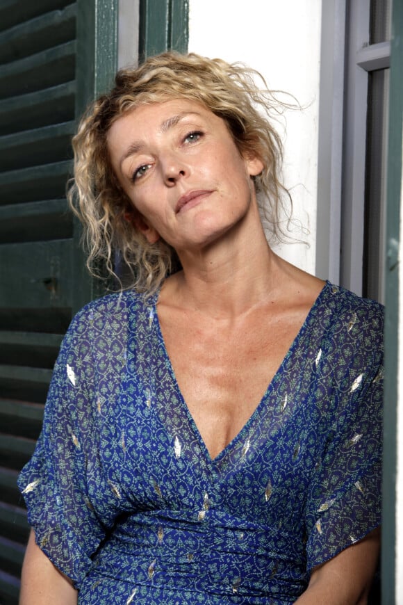 L'actrice Juliette Arnaud fête ses 50 ans ce lundi.
Rendez-vous avec Juliette Arnaud à Paris. © Cédric Perrin/Bestimage