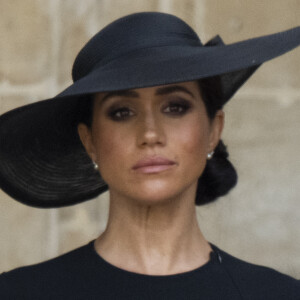 Meghan Markle n'aura donc pas son soutien 
Meghan Markle - Procession du cercueil de la reine Elizabeth II d'Angleterre de Wesminster Hall où il était exposé au public, jusqu'à l'Abbaye de Westminster. Le cercueil est installé sur l'affût du canon, puis tiré par 142 marins de la Royal Navy à l'aide de cordages, dans la plus pure tradition de la monarchie britannique. Cette tradition remonte aux funérailles d'Etat de la reine Victoria en février 1901. Londres, le 19 septembre 2022. 