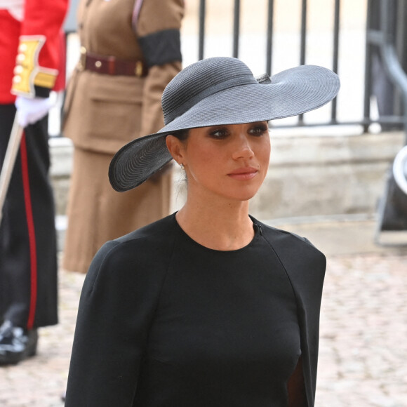 Meghan Markle, duchesse de Sussex - Arrivées au service funéraire à l'Abbaye de Westminster pour les funérailles d'Etat de la reine Elizabeth II d'Angleterre le 19 septembre 2022. © Geoff Pugh / PA via Bestimage 