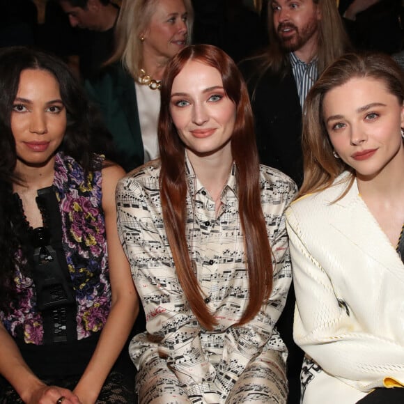 Jurnee Smollett, Sophie Turner, et Chloë Grace Moretz - Front Row du défilé Louis Vuitton prêt-à-porter automne-hiver 2023/2024 lors de la Fashion Week de Paris (PFW), à Paris, France, le 6 mars 2023. © Bertrand Rindoff/Bestimage