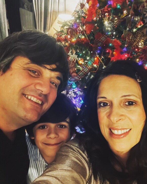 Frédérique n'a pour l'heure pas souhaité réagir à ces accusations.
Pierre et Fred dévoilent des photos de leur Noël en famille sur Instagram.