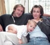 Elle a également une belle carrière au cinéma, elle qui a notamment donné la réplique à Lambert Wilson, Michèle Laroque et Gérard Depardieu.
Archives - Exclusif - Rendez-vous avec Bernard Yerlès avec sa femme Laetitia Reva et leur fils Nathan. Octobre 1995 © Jean-Claude Woestelandt / Bestimage 