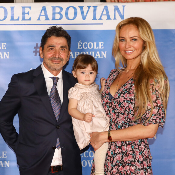 Elle avoue, au contraire, avoir connu le bonheur ultime grâce à son époux.
Aram Ohanian, sa femme Adriana Karembeu et leur fille Nina Ohanian - Photocall de la soirée caritative organisée au Palais du Pharo. Marseille, le 26 octobre 2019. © Philippe Doignon / Bestimage 