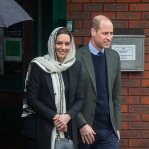 Kate Middleton et le prince William ont rendu visite au personnel du centre Hayes Muslim de Londres
Le prince William, prince de Galles, et Catherine (Kate) Middleton, princesse de Galles, à la sortie du centre Hayes Muslim après une visite pour voir le travail de secours en Turquie et en Syrie par diverses ONG, à Londres, Royaume Unis © Tayfun Salci/Zuma Press/Bestimage 