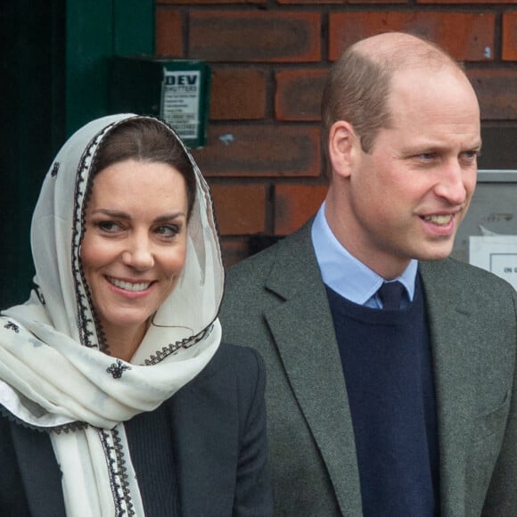 Kate Middleton et le prince William ont rendu visite au personnel du centre Hayes Muslim de Londres
Le prince William, prince de Galles, et Catherine (Kate) Middleton, princesse de Galles, à la sortie du centre Hayes Muslim après une visite pour voir le travail de secours en Turquie et en Syrie par diverses ONG, à Londres, Royaume Unis © Tayfun Salci/Zuma Press/Bestimage 