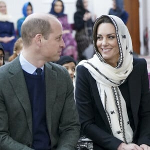 Le prince William, prince de Galles, et Catherine (Kate) Middleton, princesse de Galles, arrivent au centre Hayes Muslim pour voir le travail de secours en Turquie et en Syrie par diverses ONG à Londres, Royaume Unis, le 9 mars 2023. 