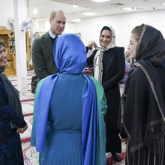 Le prince William, prince de Galles, et Catherine (Kate) Middleton, princesse de Galles, arrivent au centre Hayes Muslim pour voir le travail de secours en Turquie et en Syrie par diverses ONG à Londres, Royaume Unis, le 9 mars 2023. 