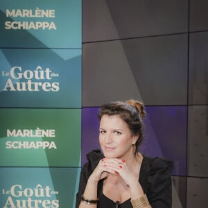 "Je suis chargée de l'économie sociale et solidaire, et lui étant président d'une mutuelle, c'est dans mon champ d'action. J'ai donc voulu me conformer aux obligations déontologiques de ma fonction"
Exclusif - Marlène Schiappa - Marlène Schiappa est l'invitée de V.Bénaïm dans son émission Le Gout des Autres, enregistrée le 16/02/2023 et diffusée le 05/03/2023 sur I24 News - Paris le 16/02/2023 - © Jack Tribeca / Bestimage 