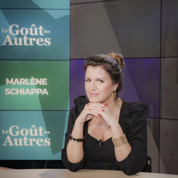 "Je suis chargée de l'économie sociale et solidaire, et lui étant président d'une mutuelle, c'est dans mon champ d'action. J'ai donc voulu me conformer aux obligations déontologiques de ma fonction"
Exclusif - Marlène Schiappa - Marlène Schiappa est l'invitée de V.Bénaïm dans son émission Le Gout des Autres, enregistrée le 16/02/2023 et diffusée le 05/03/2023 sur I24 News - Paris le 16/02/2023 - © Jack Tribeca / Bestimage 