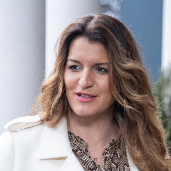 Marlène Schiappa, secrétaire d'Etat, chargée de l'Économie sociale et solidaire et de la Vie associative et le député Mathieu Lefèvre se rendent à l'association "Action Insertion Solidarité" à Champigny-sur-Marne, France, le 13 janvier 2023. © Baptiste Autissier/Panoramic/bestimage