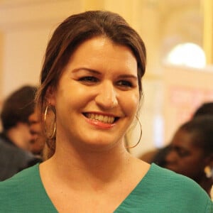 Marlène Schiappa, secrétaire d'Etat, chargée de l'Économie sociale et solidaire et de la Vie associative, inaugure le 1er marché de Noël durable et responsable à Paris, France, le 7 décembre 2022. © Jonathan Rebboah/Panoramic/Bestimage