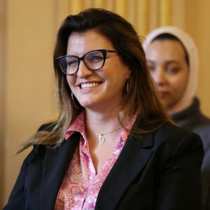 Marlène Schiappa, secrétaire d'Etat, chargée de l'Économie sociale et solidaire et de la Vie associative, rencontre les étudiants du master de l'ESS de l'université du Mans à Paris le 7 novembre 2022. © Jonathan Rebboah / Panoramic / Bestimage