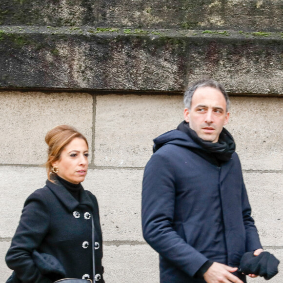 Léa Salamé et son compagnon Raphaël Glucksmann - Obsèques de Sébastien Demorand à la Coupole du crématorium du cimetière du Père-Lachaise à Paris, France, le 31 janvier 2020.