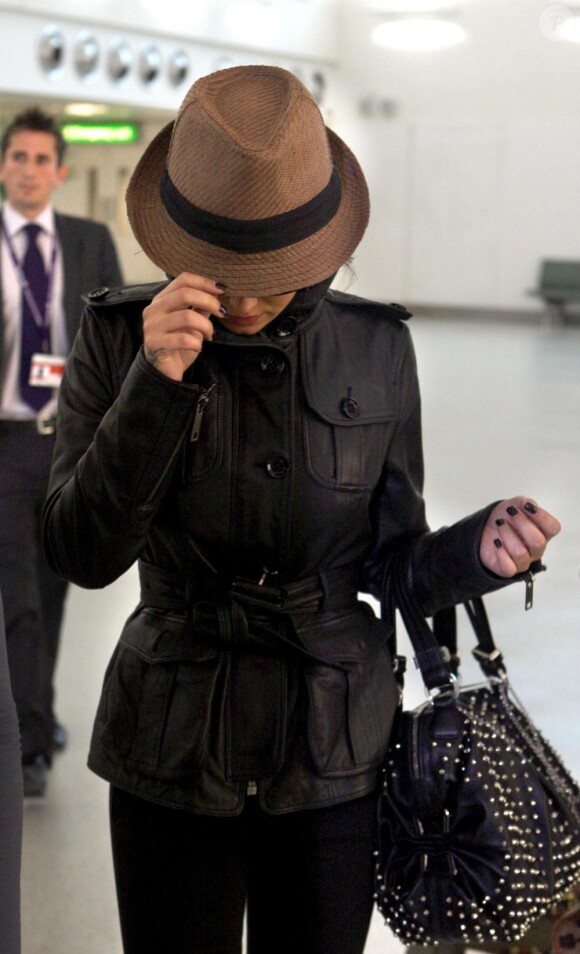 Cheryl Cole à son arrivée à Londres le 23/02/10